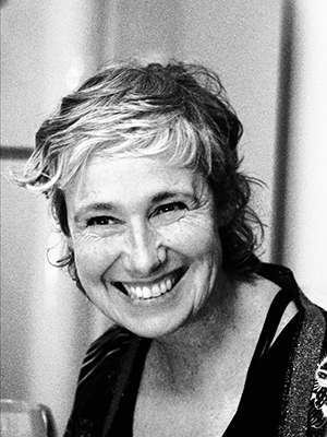 Photo portrait en noir et blanc d'Anne Crahay